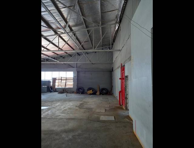 2,117M² WAREHOUSE TO LET IN GARDENS